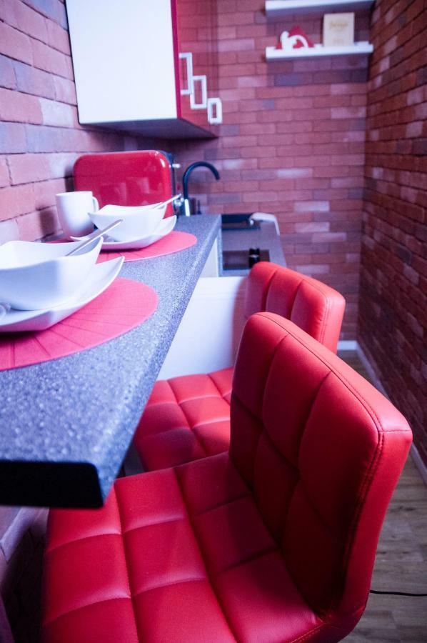 קרקוב Jacuzzi Apartment Red מראה חיצוני תמונה